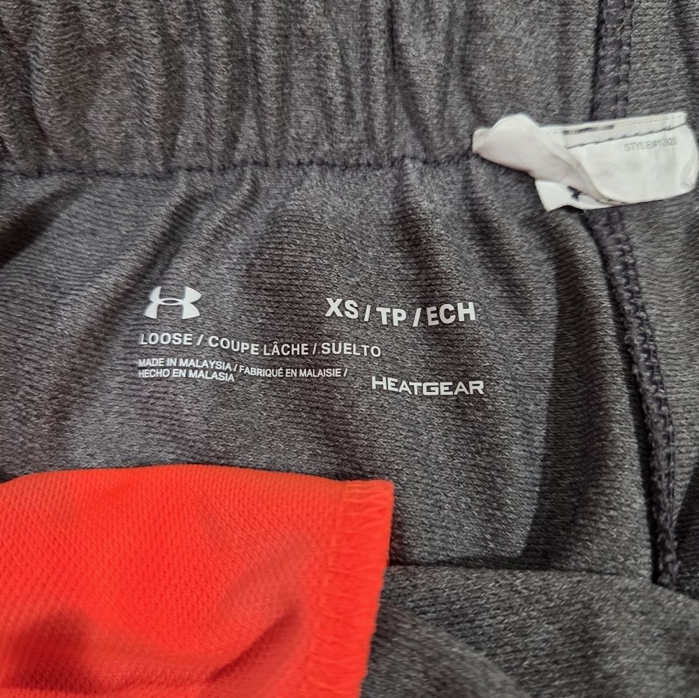 Under Armour Women's Athletic Shorts in Gray and Redv Size Xs - Picture 4 of 7